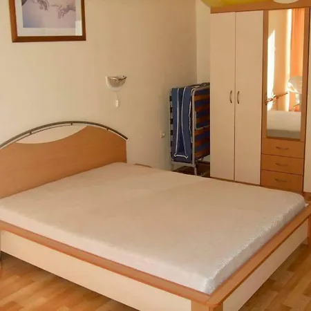 Nina Apartman Sunny Napospart