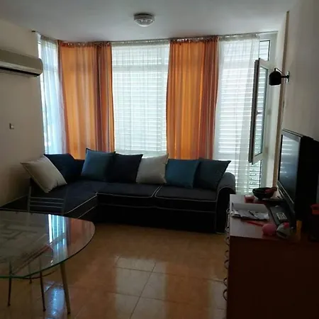 Nina Apartman Sunny